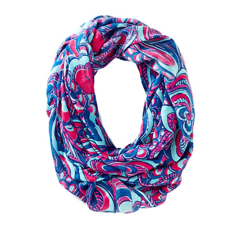Riley Infinity Loop Scarf in Reel Me